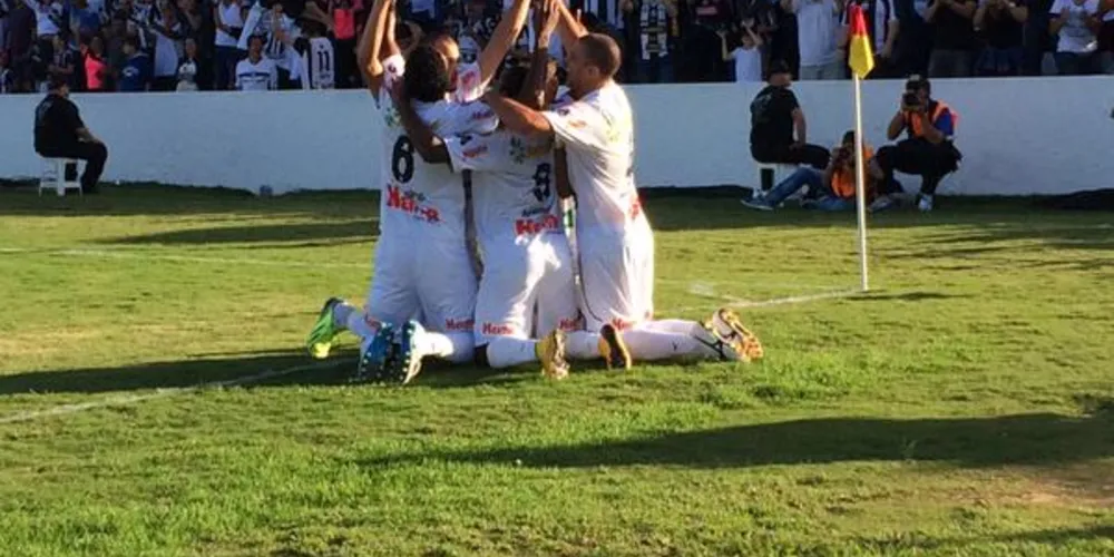 Imagem ilustrativa da imagem Operário dá show e larga em vantagem na decisão do Paranaense