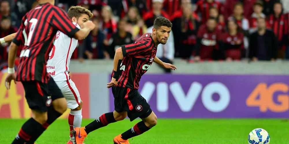 Imagem ilustrativa da imagem Atlético joga melhor partida do ano e garante diante do Internacional
