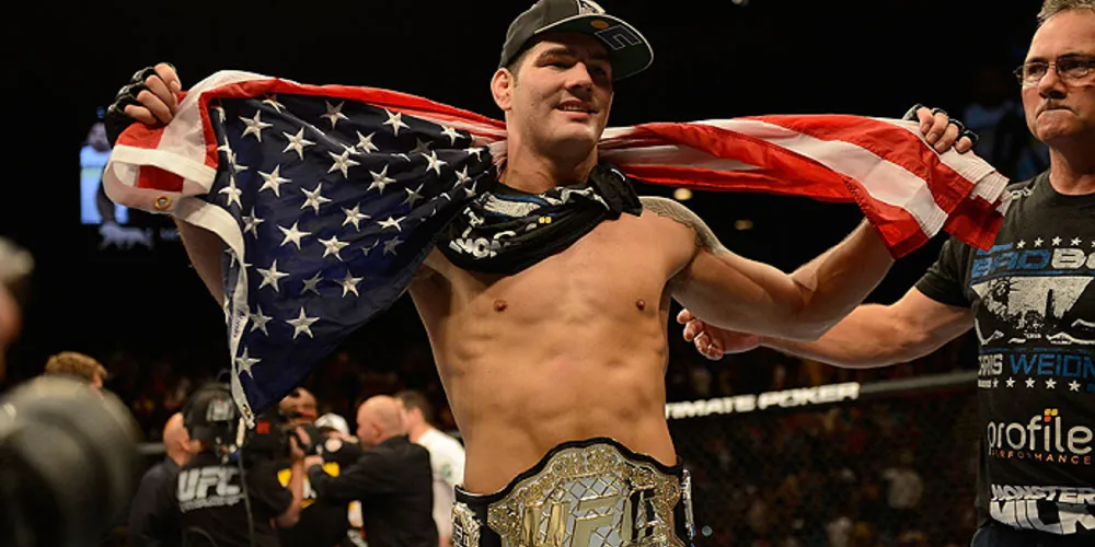 Imagem ilustrativa da imagem Cinco dias depois de derrotar Belfort, campeão Chris Weidman volta aos treinos