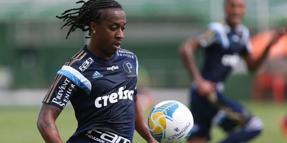 Imagem ilustrativa da imagem Oswaldo deve mudar o Palmeiras para jogo contra Goiás