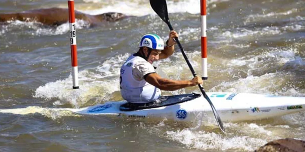 Imagem ilustrativa da imagem Atleta de Tibagi treina em Londres para temporada de canoagem