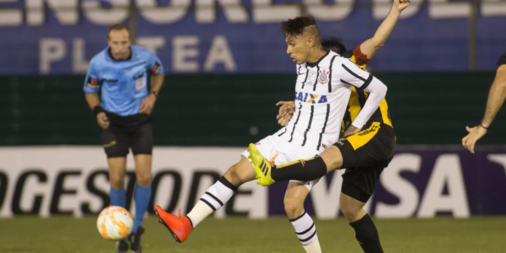 Imagem ilustrativa da imagem Cássio falha e Corinthians perde para Guaraní