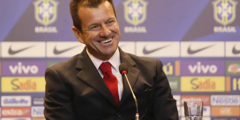 Imagem ilustrativa da imagem Sem Oscar, Dunga chama Robinho para a Copa América