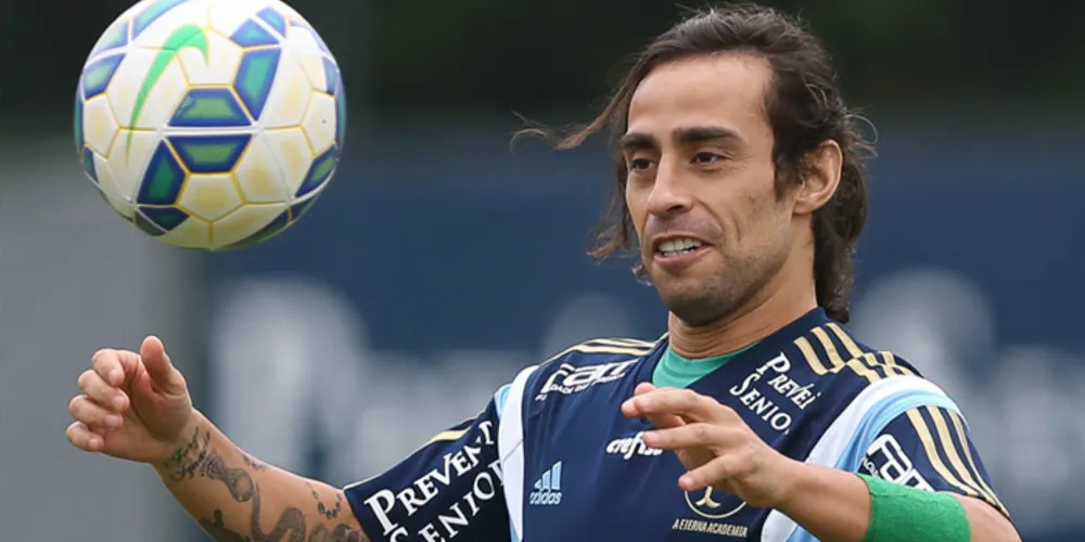 Imagem ilustrativa da imagem Após vice, titulares do Palmeiras voltam a treinar em campo