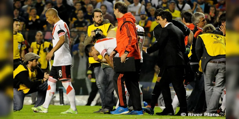 Imagem ilustrativa da imagem Justiça argentina interdita La Bombonera após violência em estádio