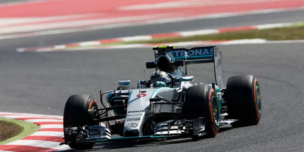 Imagem ilustrativa da imagem Rosberg supera Hamilton e larga na pole na Espanha 
