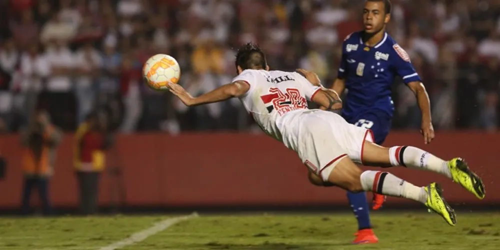 Imagem ilustrativa da imagem Bola aérea representa 50% dos gols do São Paulo na Libertadores