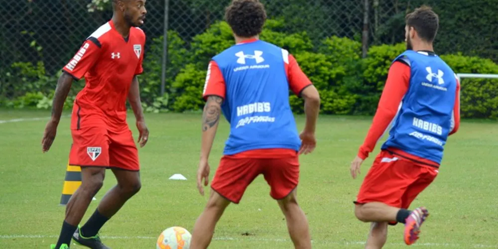 Imagem ilustrativa da imagem Michel Bastos volta a treinar no São Paulo após dengue