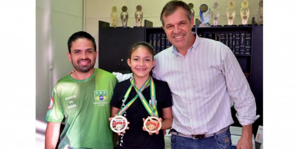 Imagem ilustrativa da imagem Carateca de PG ganha prata e bronze em competição no Rio de Janeiro