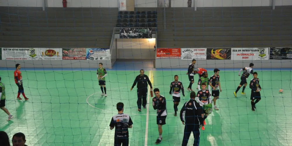 Imagem ilustrativa da imagem Vapza Caramuru Futsal enfrenta o Copagril