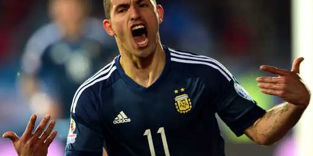 Imagem ilustrativa da imagem Argentina vence Uruguai e embola ‘Grupo da Morte’