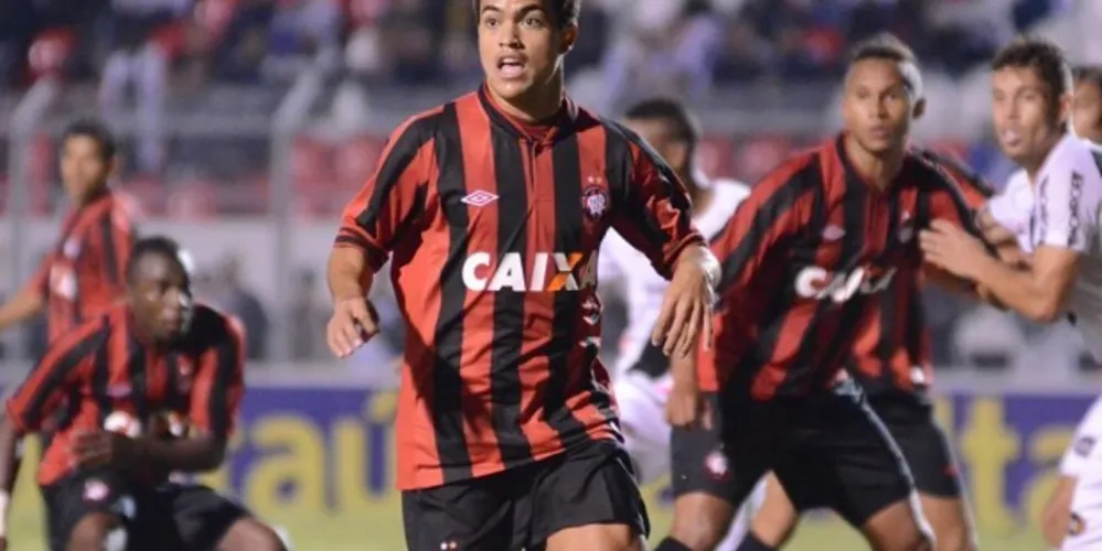 Imagem ilustrativa da imagem Milton Mendes elogia Atlético-PR e mira clássico contra Coritiba