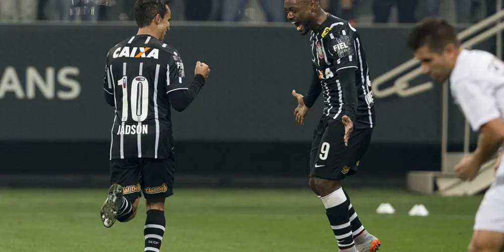 Imagem ilustrativa da imagem Após fim da rodada, Corinthians fica a um ponto do G4 do Brasileirão