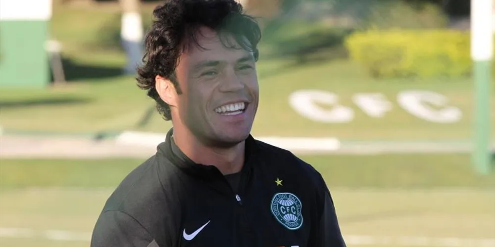 Imagem ilustrativa da imagem Kléber está regularizado e pode jogar Atletiba