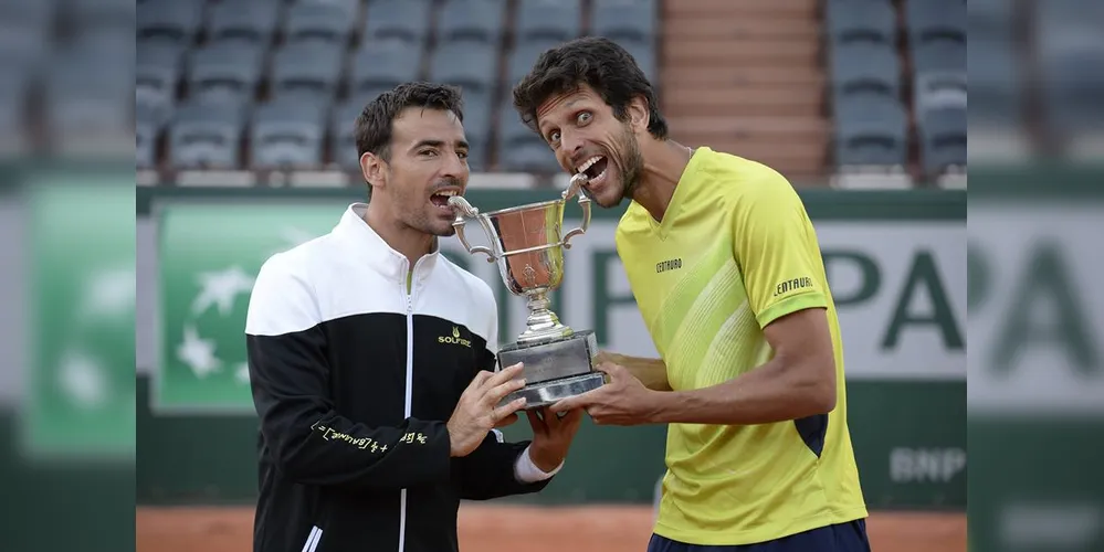 Imagem ilustrativa da imagem Brasileiro conquista título em Roland Garros