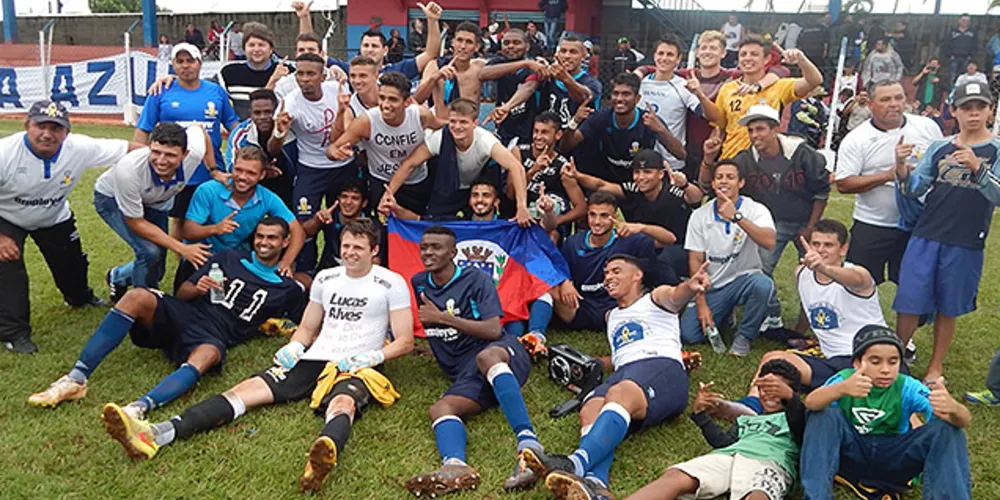 Imagem ilustrativa da imagem Toledo e PSTC se garantem na elite do futebol paranaense em 2016