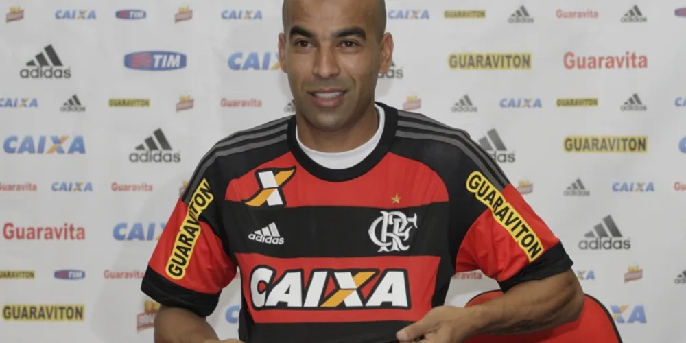 Imagem ilustrativa da imagem Emerson Sheik é apresentado no Flamengo