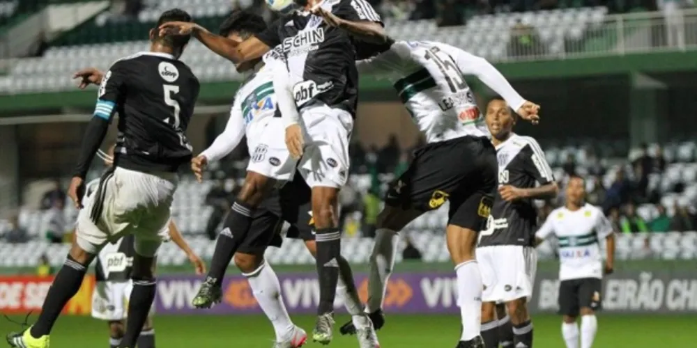 Imagem ilustrativa da imagem Coritiba empata sem gols pela segunda vez seguida no Couto Pereira