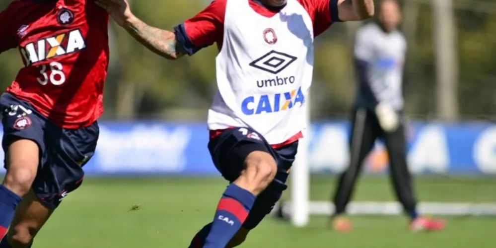 Imagem ilustrativa da imagem Furacão realiza treino tático para encarar Palmeiras