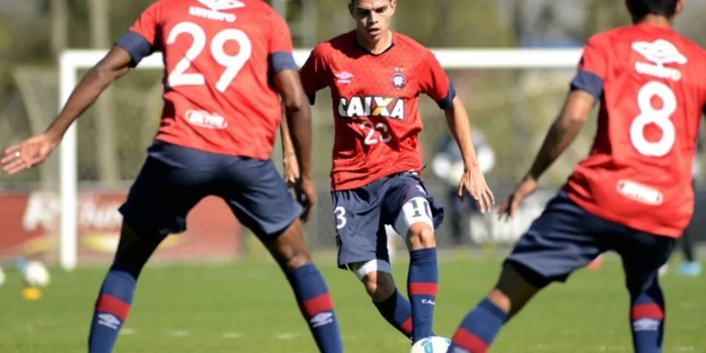 Imagem ilustrativa da imagem Estrangeiros estão liberados para atuar pelo Atlético-PR