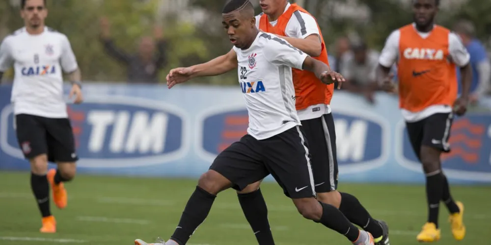 Imagem ilustrativa da imagem Sem Love e Jadson, Danilo e Rildo treinam na equipe titular