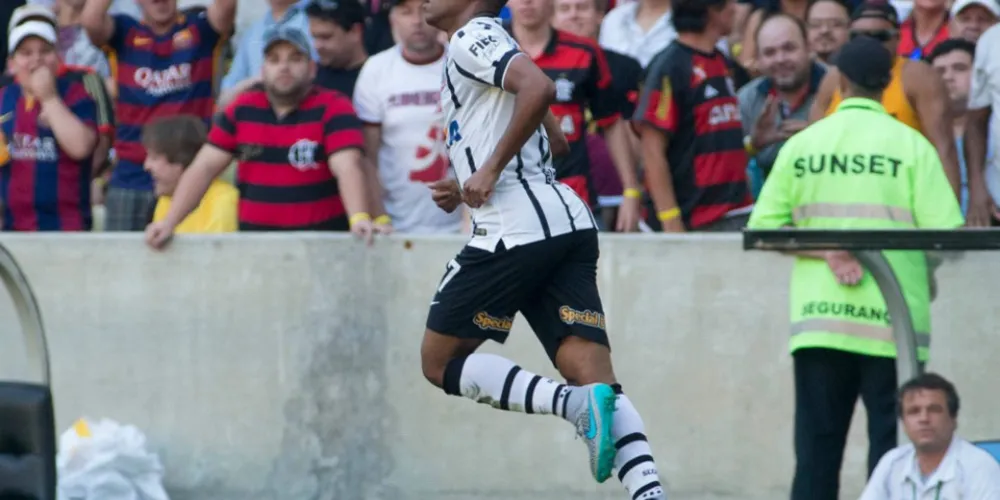 Imagem ilustrativa da imagem Elias diz que Corinthians está "reconquistando a confiança"