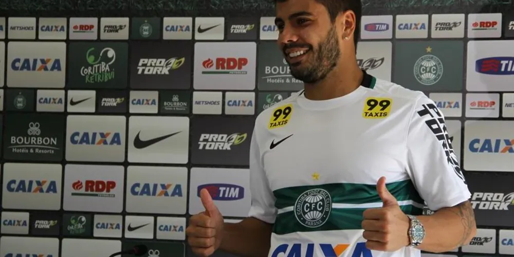 Imagem ilustrativa da imagem Henrique Almeida é apresentado pelo Coritiba