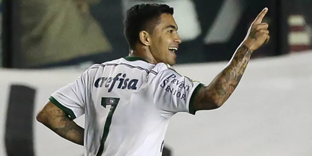 Imagem ilustrativa da imagem Após goleada, Palmeiras celebra a entrada no G-4