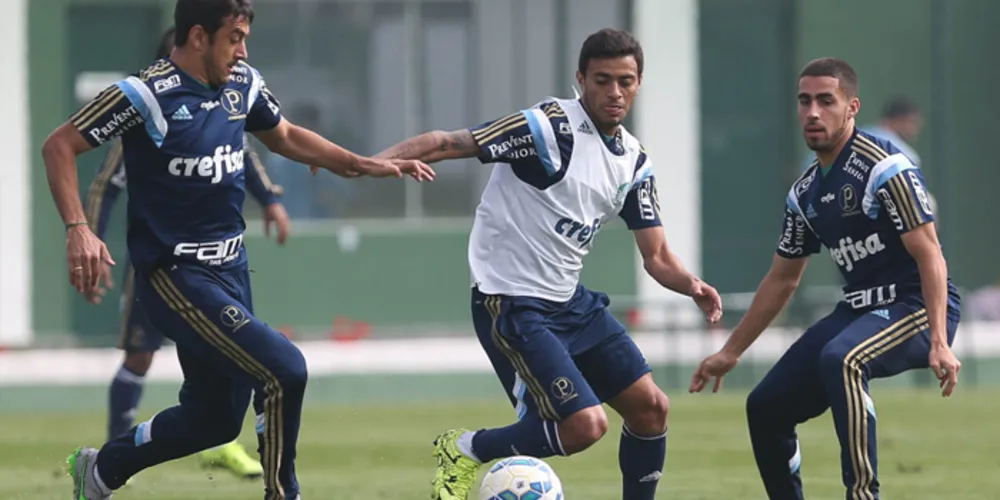 Imagem ilustrativa da imagem Palmeiras faz treino coletivo de olho no Atlético-PR