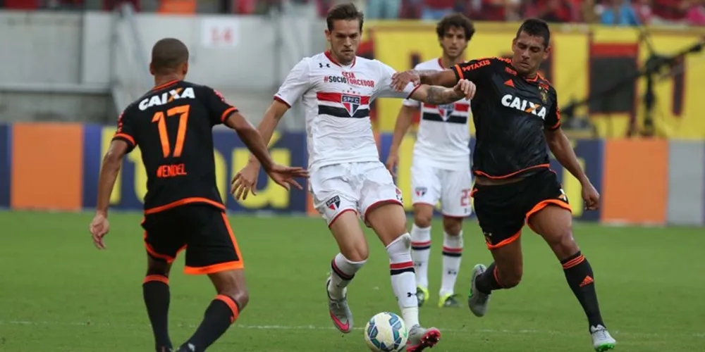 Imagem ilustrativa da imagem São Paulo ‘mira’ seis pontos contra mineiros