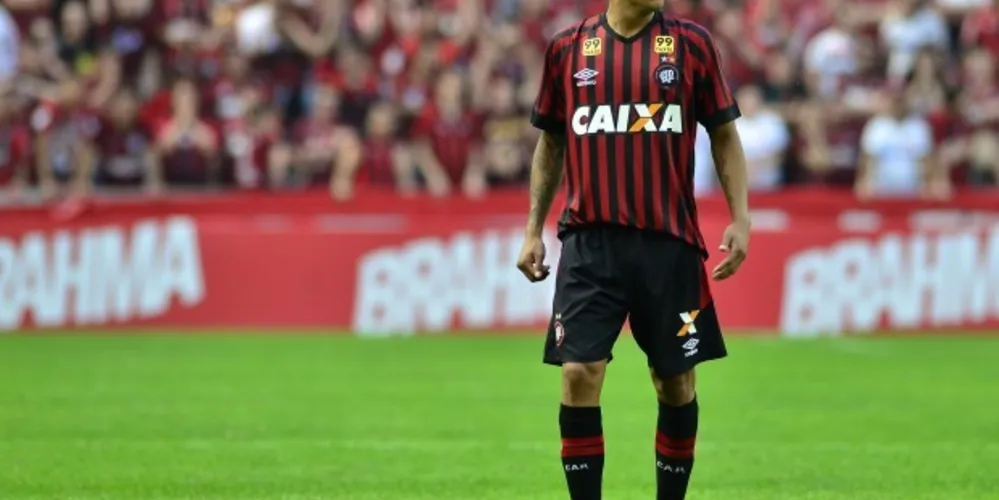 Imagem ilustrativa da imagem Barrientos aprova estreia pelo Atlético-PR e prevê evolução