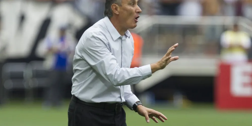 Imagem ilustrativa da imagem Tite elogia elenco do Corinthians após virada