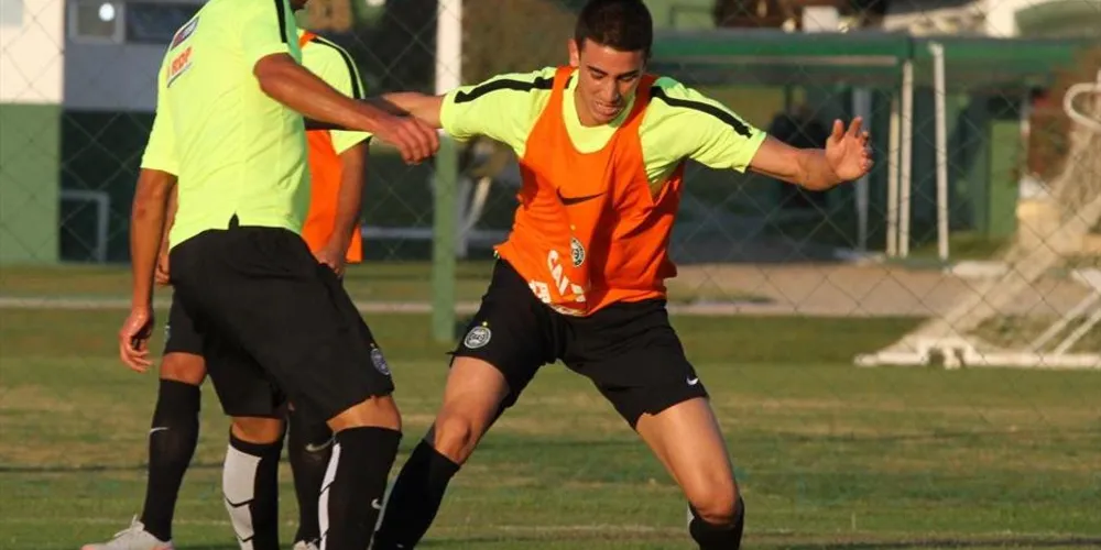 Imagem ilustrativa da imagem Coritiba reforça treinos para escapar da lanterna