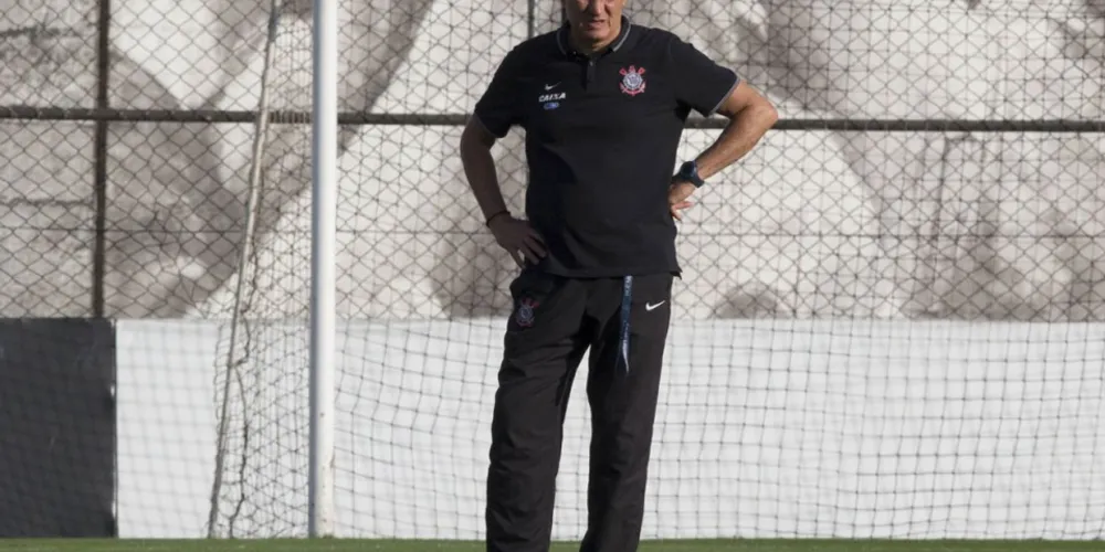Imagem ilustrativa da imagem Tite confirma entrada de Luciano no time titular para clássico
