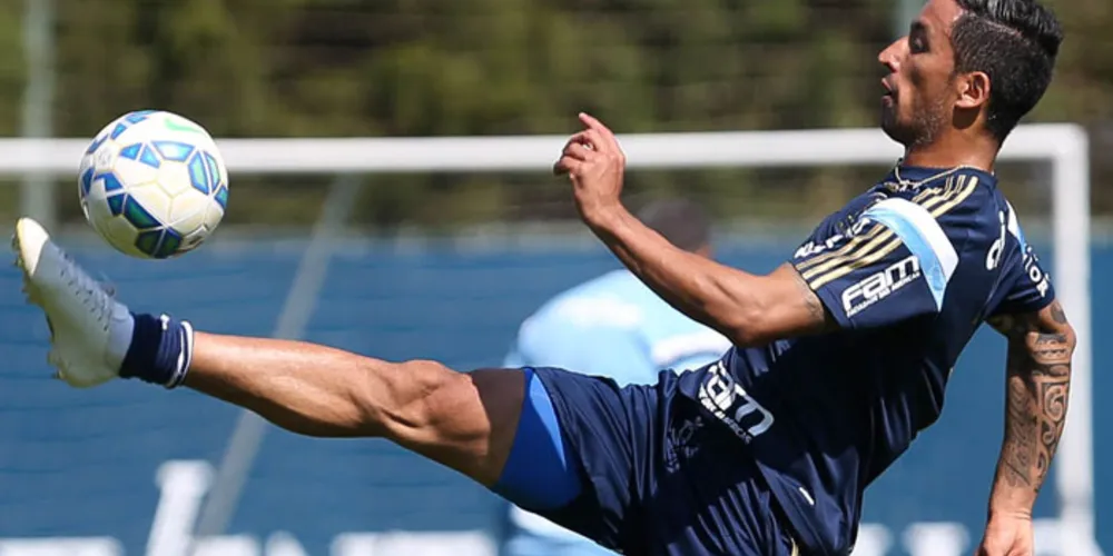 Imagem ilustrativa da imagem Palmeiras testa opções para substituir Gabriel