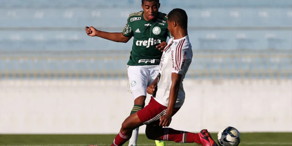 Imagem ilustrativa da imagem Taylor comemora chance pelo profissional do Palmeiras