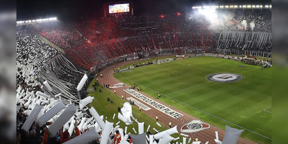 Imagem ilustrativa da imagem River Plate vence por 3 a 0 e conquista Libertadores