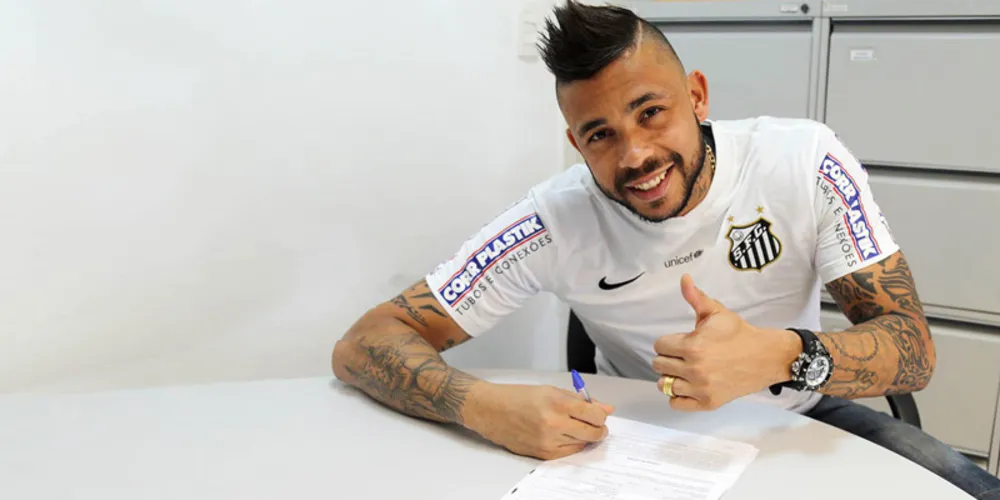 Imagem ilustrativa da imagem Goleiro Vladimir renova com o Santos até 2016