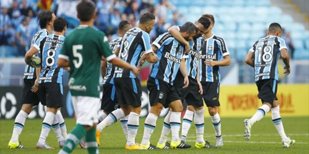 Imagem ilustrativa da imagem Em casa, Grêmio vence o Goiás e se firma na competição