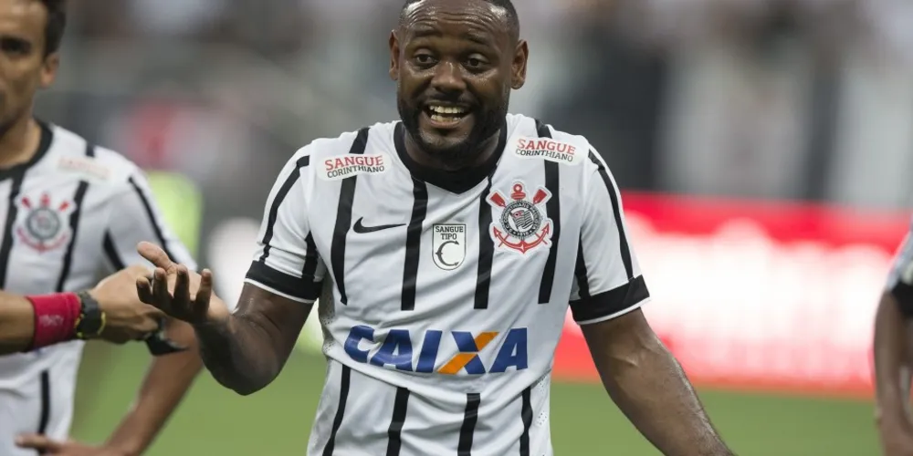 Imagem ilustrativa da imagem "Jogando fora de casa, o importante é somar pontos”, diz Vagner Love