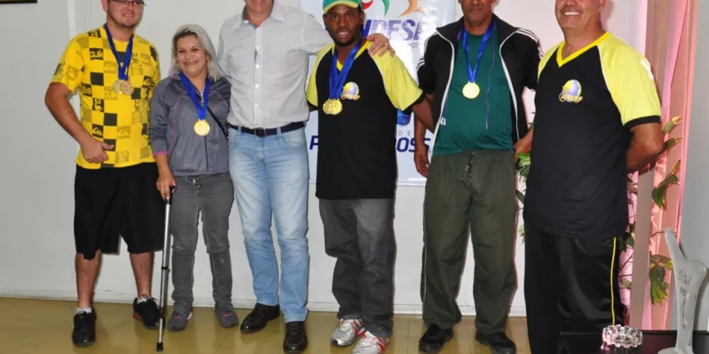 Imagem ilustrativa da imagem APEDEF conquista 24 medalhas no Paranaense de Paratletismo 