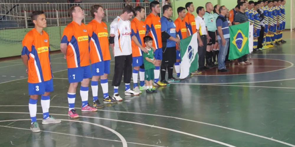 Imagem ilustrativa da imagem Torneio de futsal amador de Irati define campeões