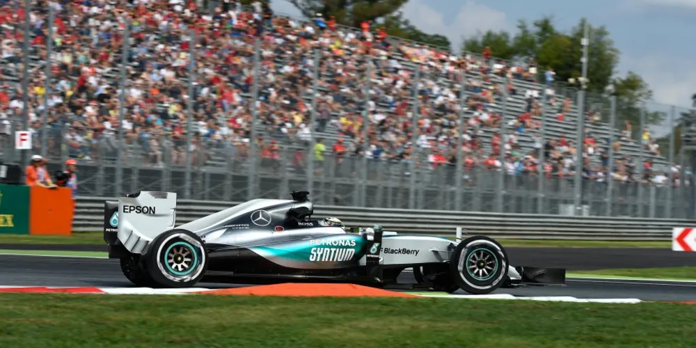 Imagem ilustrativa da imagem Hamilton e Rosberg dominam treinos livres na Itália