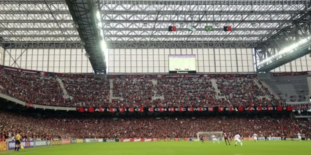 Imagem ilustrativa da imagem Copel corta a luz da Arena da Baixada por falta de pagamento
