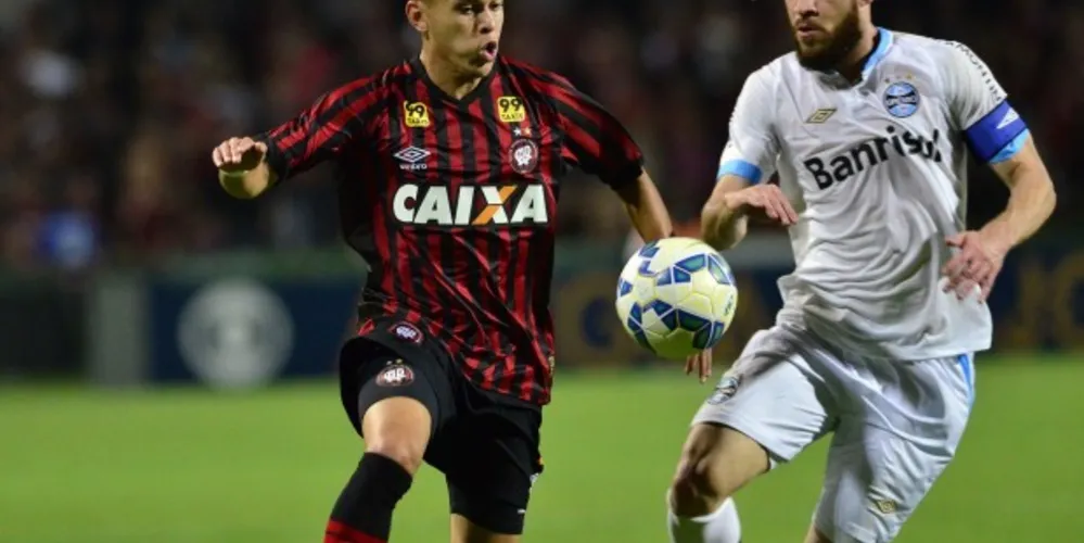 Imagem ilustrativa da imagem Atlético-PR perde ‘em casa’ para o Grêmio e cai para 9º