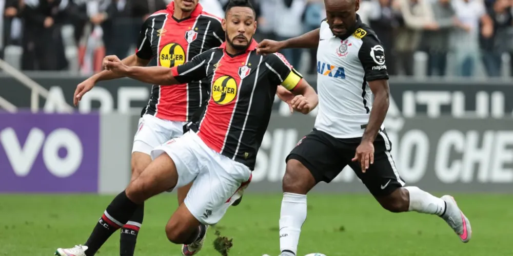 Imagem ilustrativa da imagem Vagner Love entra na briga pela artilharia do Corinthians