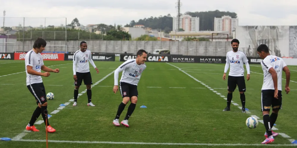 Imagem ilustrativa da imagem Com Uendel e Elias, Corinthians treina para encarar Joinville