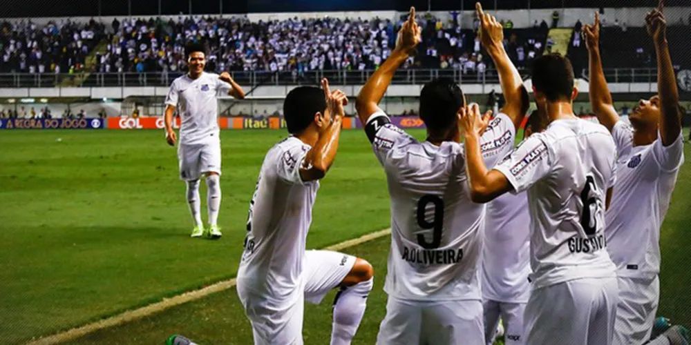Imagem ilustrativa da imagem Santos atropela São Paulo em clássico e segue invicto em casa