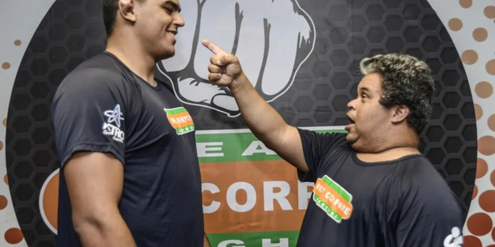 Imagem ilustrativa da imagem Atleta com Down luta em evento de MMA por superação e por "namorada"