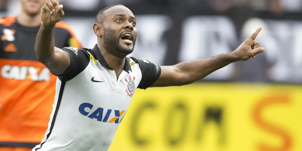 Imagem ilustrativa da imagem Com recorde de público, Corinthians vence Flamengo